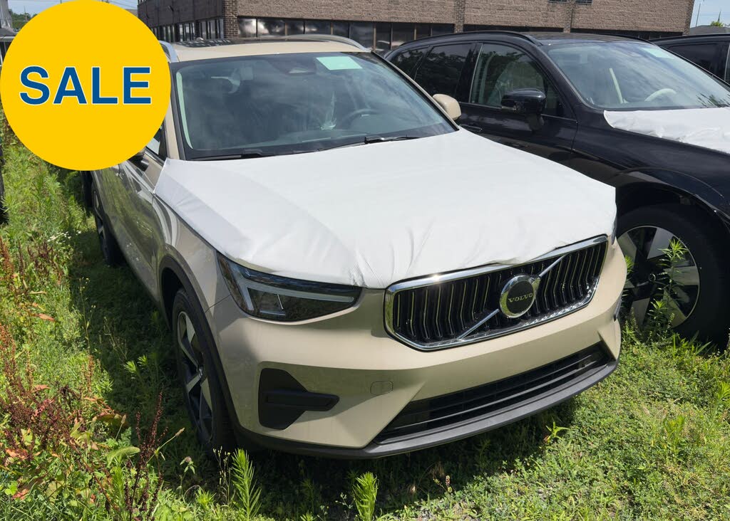 2025 Volvo XC40 B5 Core Bright Theme AWD