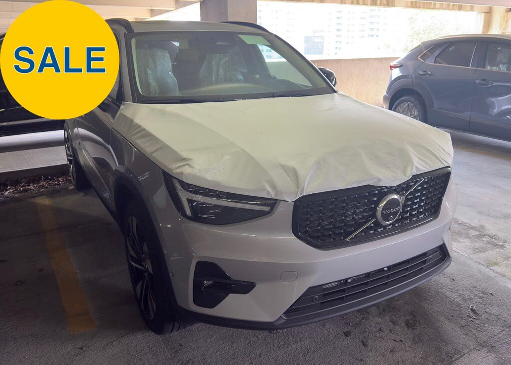 2025 Volvo XC40 B5 Ultra Dark Theme AWD