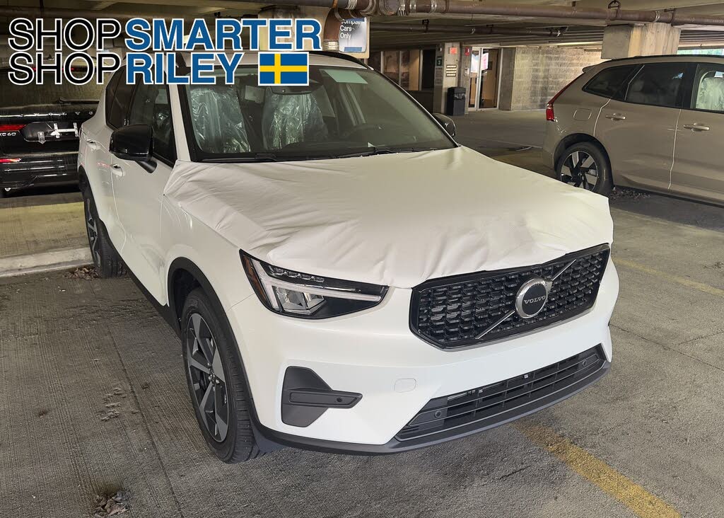 2026 Volvo XC40 B5 Core AWD