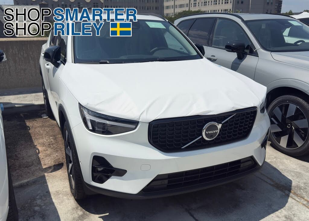 2026 Volvo XC40 B5 Plus AWD