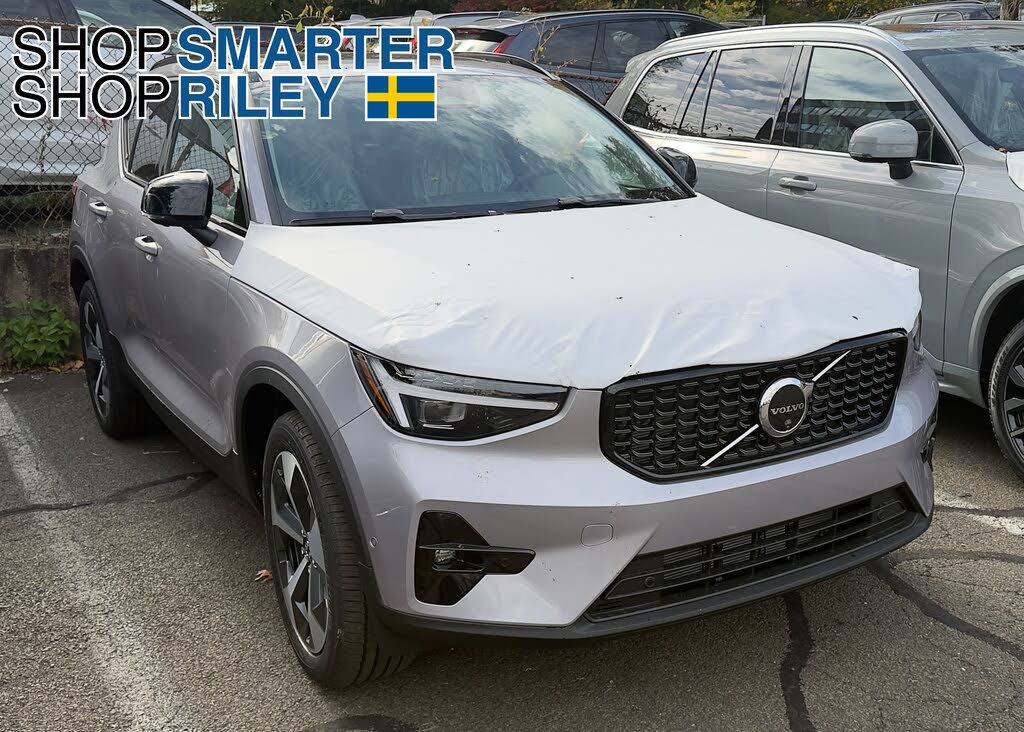2026 Volvo XC40 B5 Plus AWD
