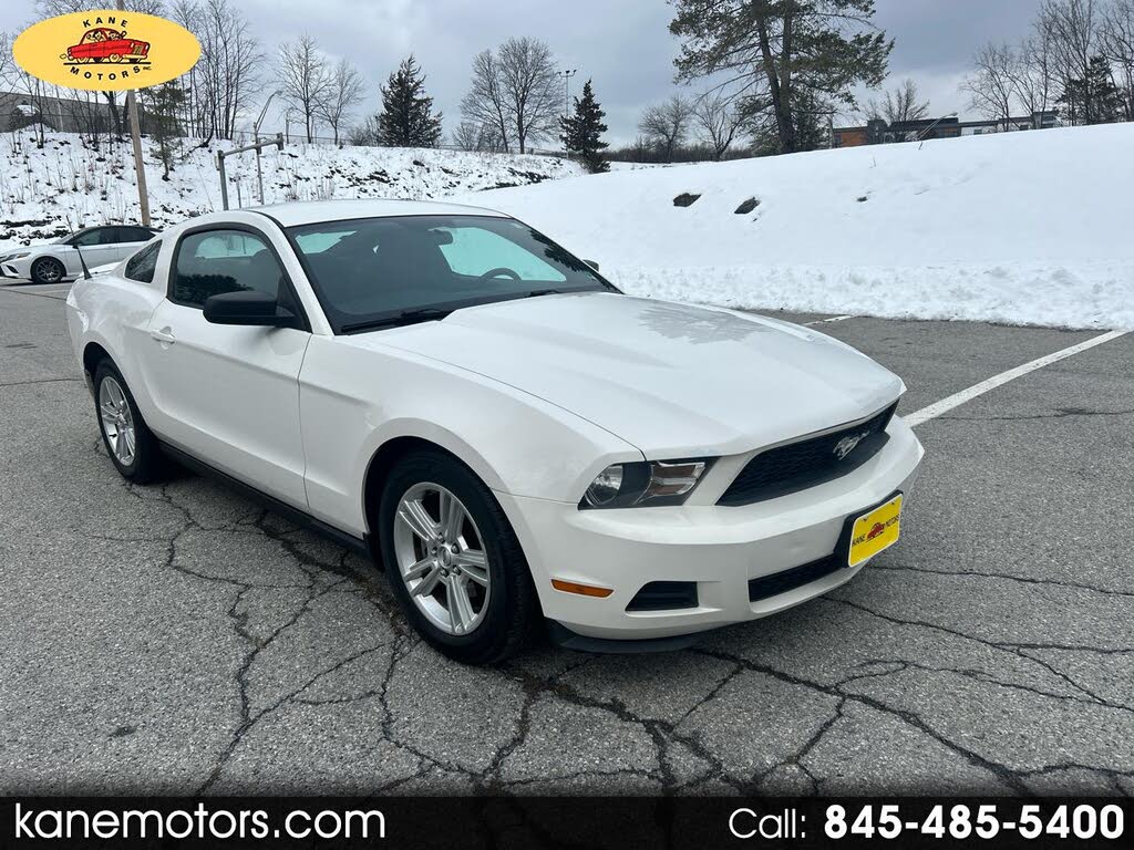 2010 Ford Mustang V6 Coupe RWD