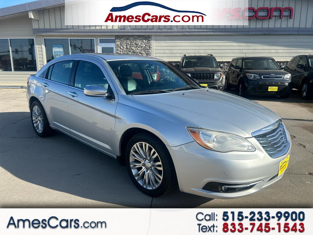 2012 Chrysler 200 Limited Sedan FWD