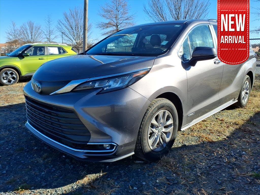 2021 Toyota Sienna XLE 7-Passenger FWD