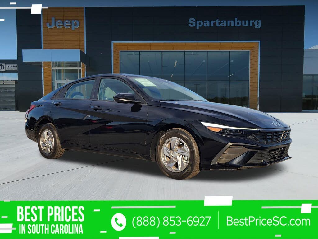 2024 Hyundai Elantra SE FWD