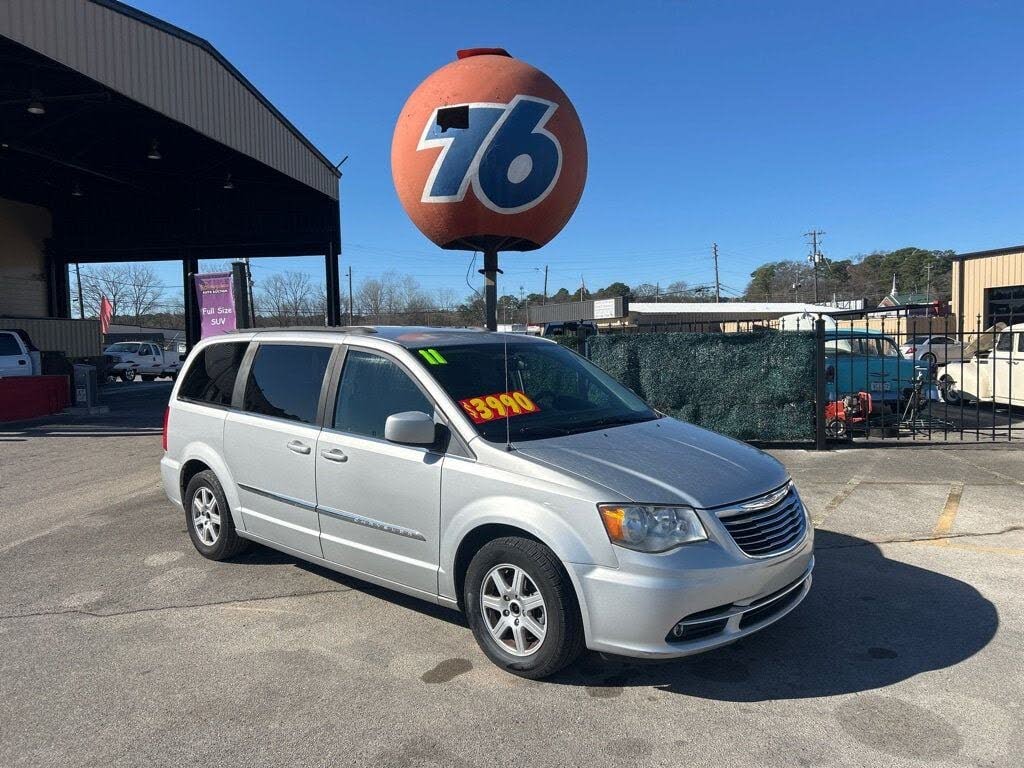 2011 Chrysler Town & Country Touring FWD
