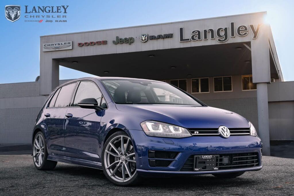 Volkswagen Golf R 4-Door AWD with DCC and Navigation 2017