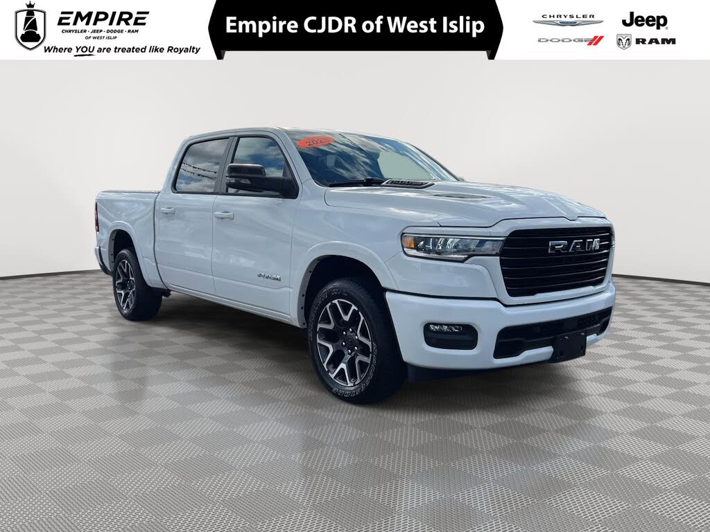 2025 RAM 1500 Laramie Crew Cab 4WD