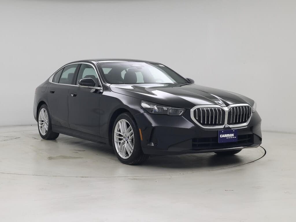 2025 BMW 5 Series 530i RWD
