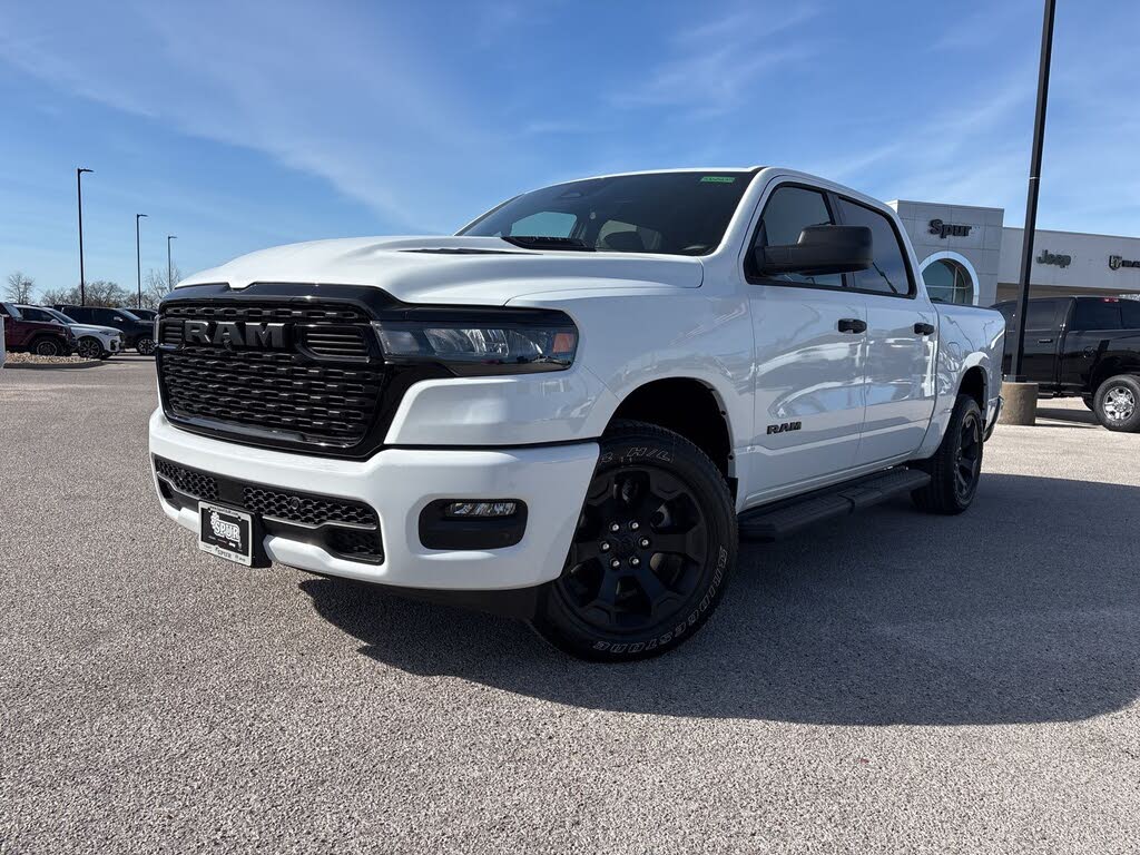 2026 RAM 1500 Express Crew Cab 4WD