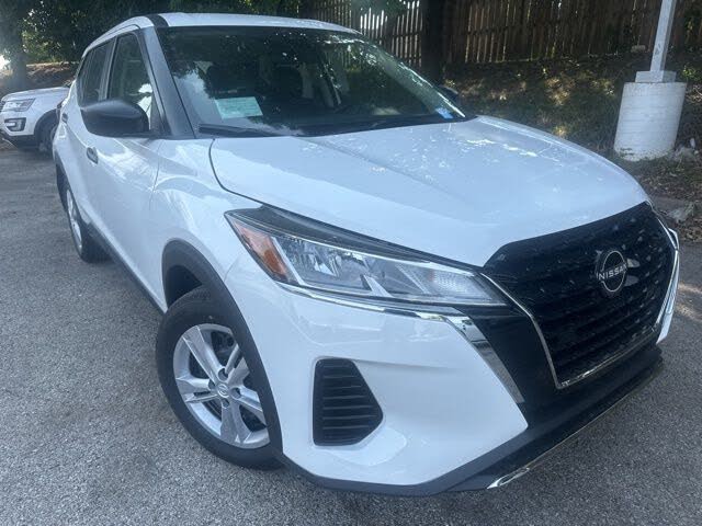 2025 Nissan Kicks Play S FWD