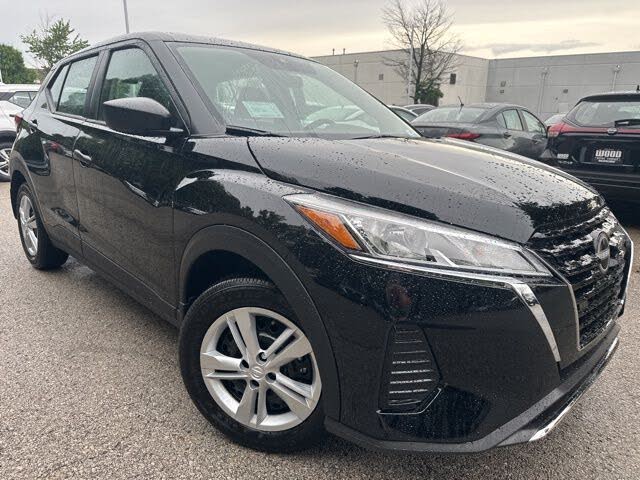 2025 Nissan Kicks Play S FWD