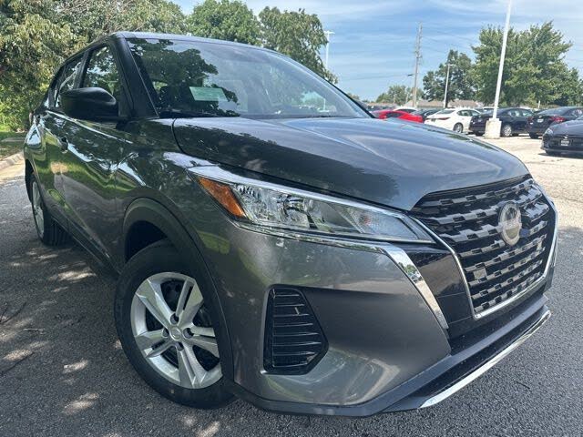 2025 Nissan Kicks Play S FWD