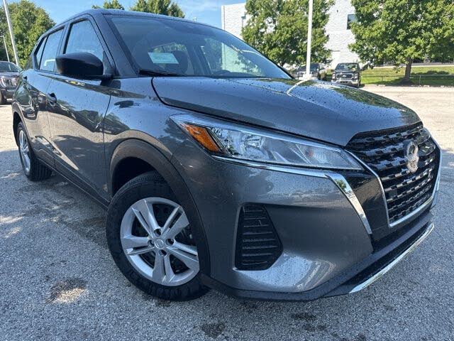 2025 Nissan Kicks Play S FWD