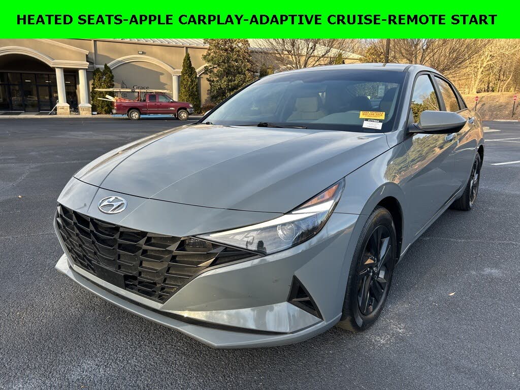 2022 Hyundai Elantra SEL FWD