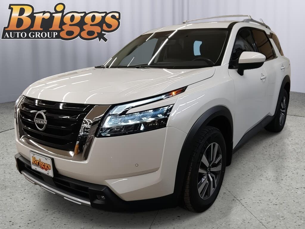 2023 Nissan Pathfinder SL 4WD