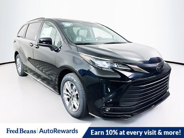 2026 Toyota Sienna XLE 7-Passenger AWD