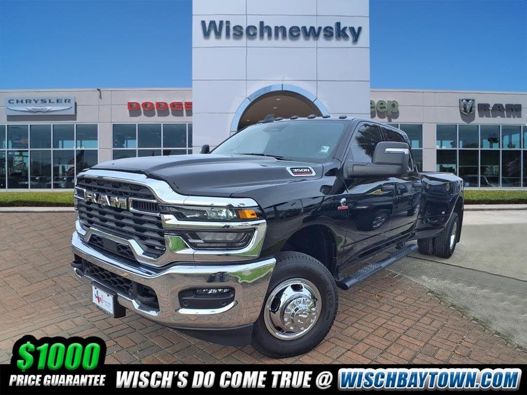 2026 RAM 3500 Tradesman Crew Cab LB DRW 4WD
