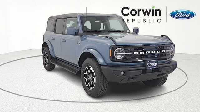 2025 Ford Bronco Outer Banks 4-Door 4WD