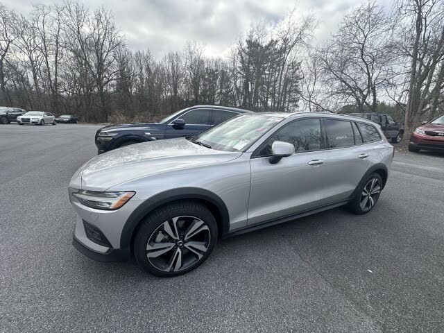 2025 Volvo V60 Cross Country B5 Plus AWD