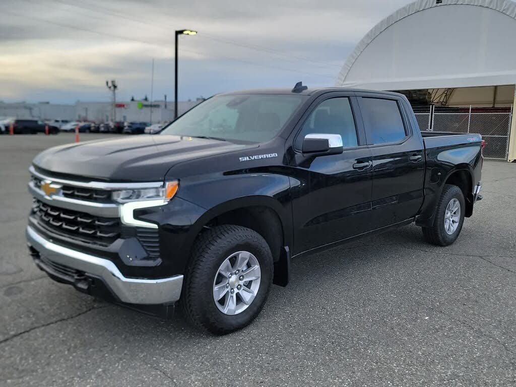2026 Chevrolet Silverado 1500 LT Crew Cab 4WD