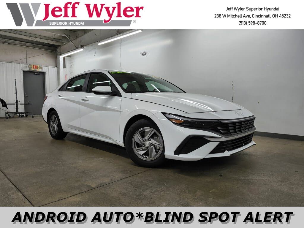 2025 Hyundai Elantra SE FWD