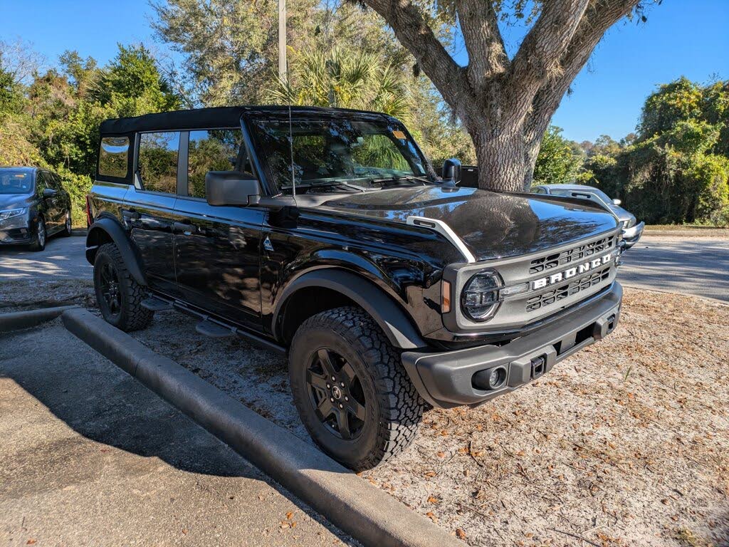 2024 Ford Bronco Black Diamond 4-Door 4WD