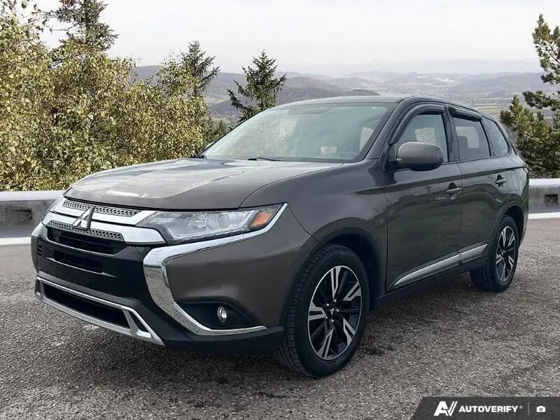 2020 Mitsubishi Outlander ES S-AWC