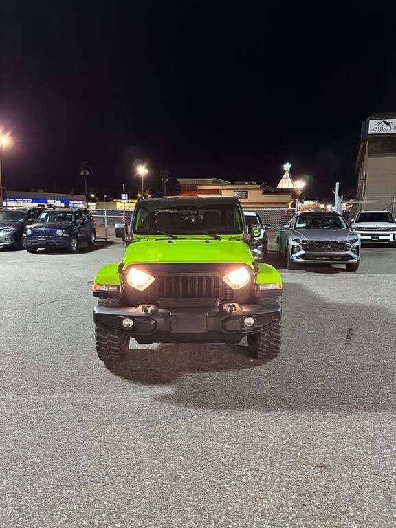 Jeep Gladiator Willys Crew Cab 4WD 2021