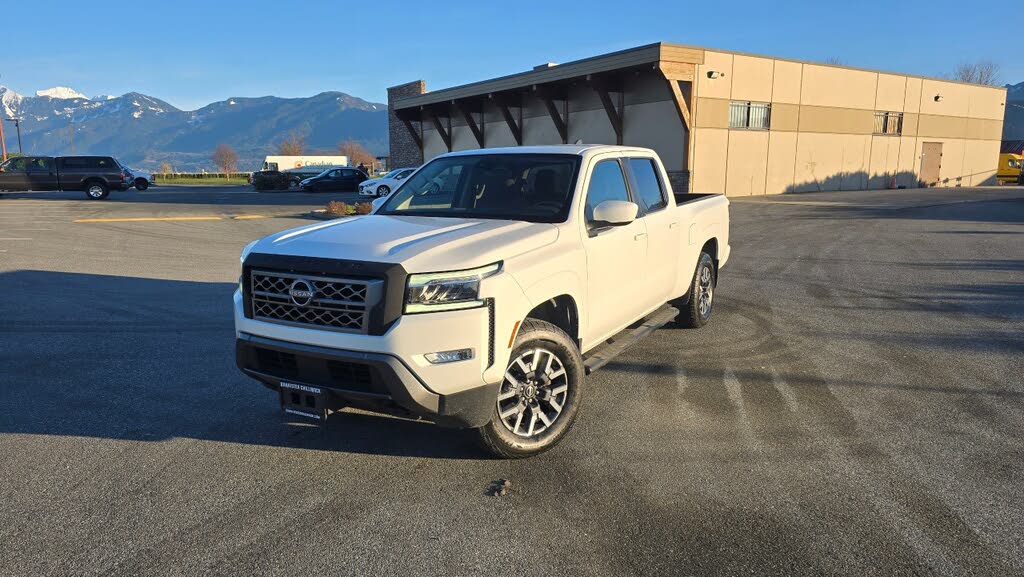 2022 Nissan Frontier SV Crew Cab LB 4WD