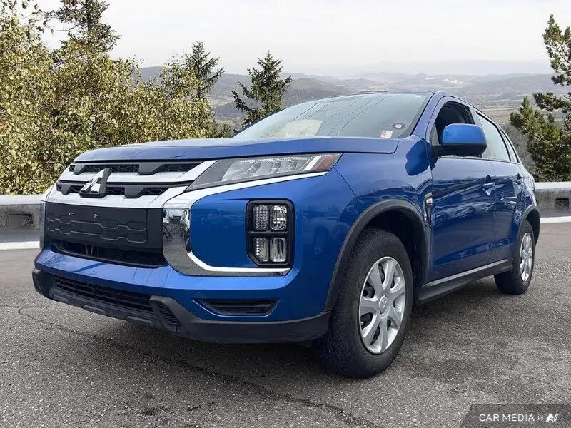 2023 Mitsubishi RVR ES FWD