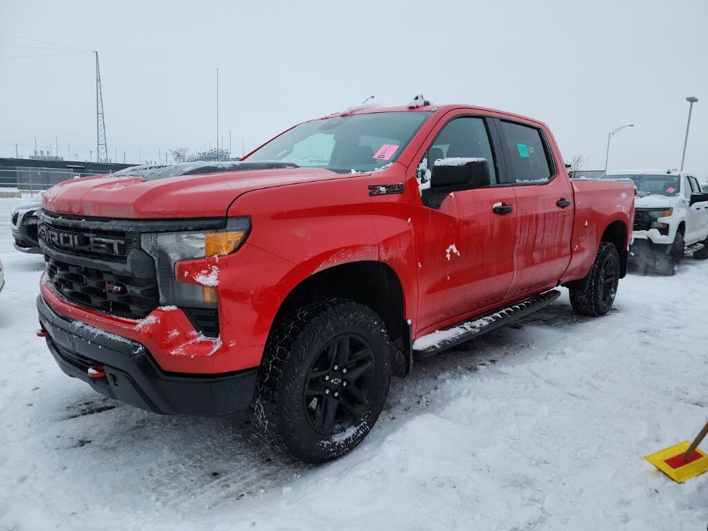 Chevrolet Silverado 1500 Custom Trail Boss Crew Cab 4WD 2024
