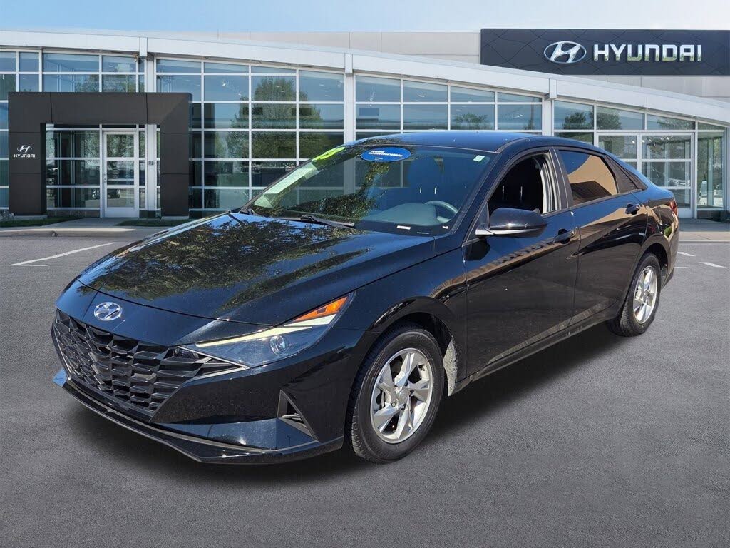 2023 Hyundai Elantra SE FWD
