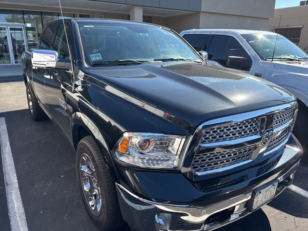 2017 RAM 1500 Laramie Crew Cab 4WD