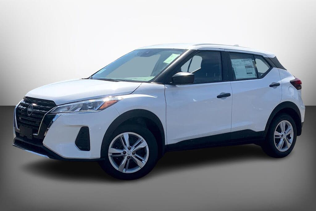 2025 Nissan Kicks Play S FWD