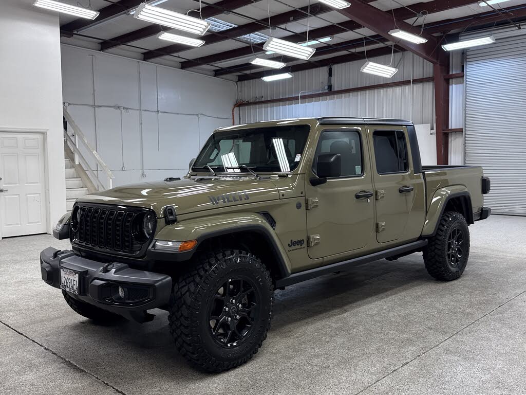 2025 Jeep Gladiator Willys Crew Cab 4WD