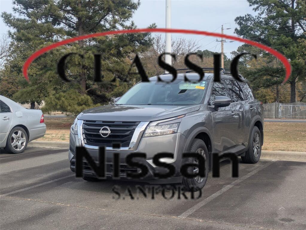 2022 Nissan Pathfinder SV FWD