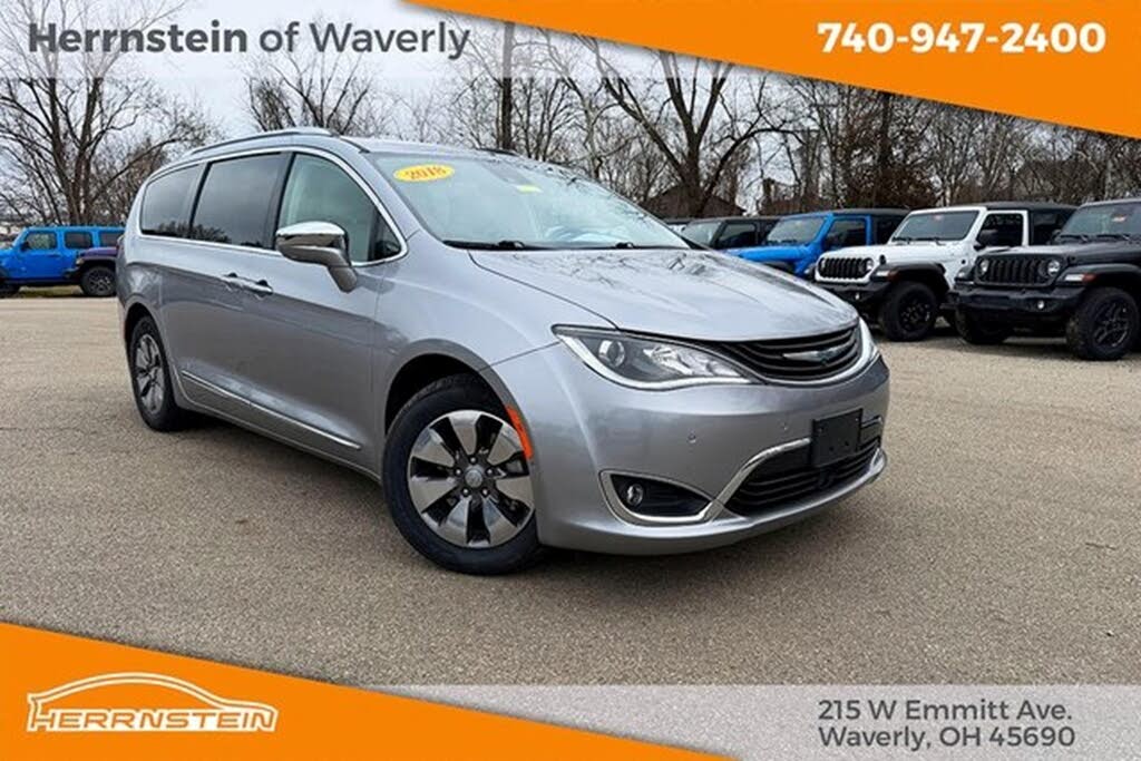 2018 Chrysler Pacifica Hybrid Limited FWD