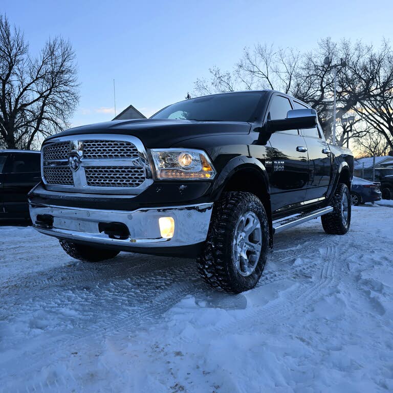 RAM 1500 Laramie Crew Cab 4WD 2015