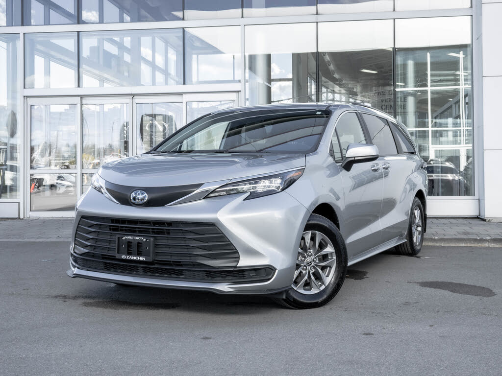 2025 Toyota Sienna XLE 8-Passenger FWD