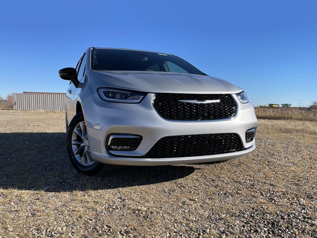 2026 Chrysler Pacifica Select AWD