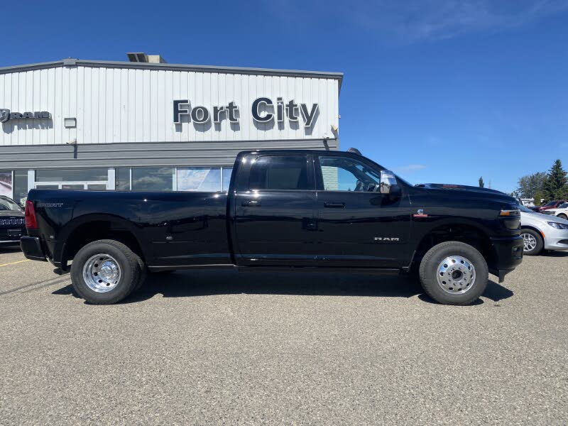 RAM 3500 Laramie Crew Cab LB DRW 4WD 2025