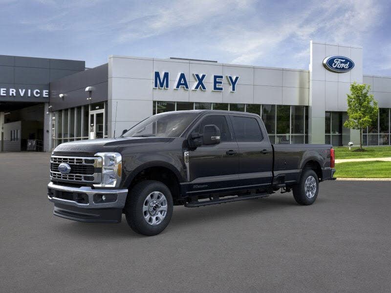 2025 Ford F-250 Super Duty XLT Crew Cab 4WD