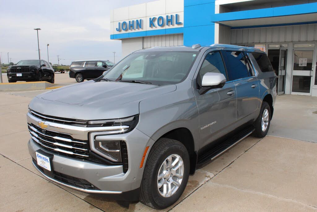 2026 Chevrolet Suburban LT 4WD
