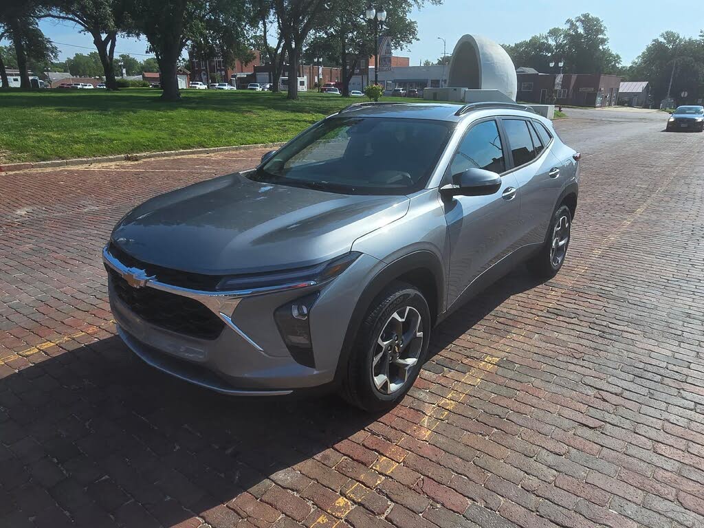 2025 Chevrolet Trax LT FWD