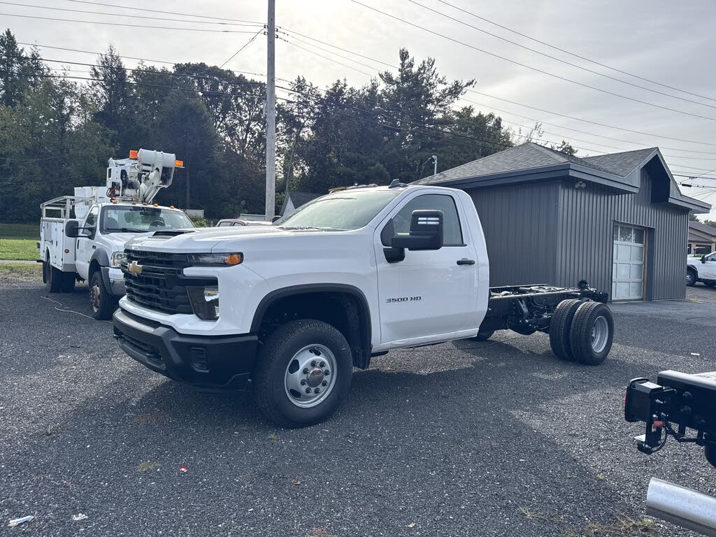 2025 Chevrolet Silverado 3500HD Chassis Work Truck Regular Cab 4WD