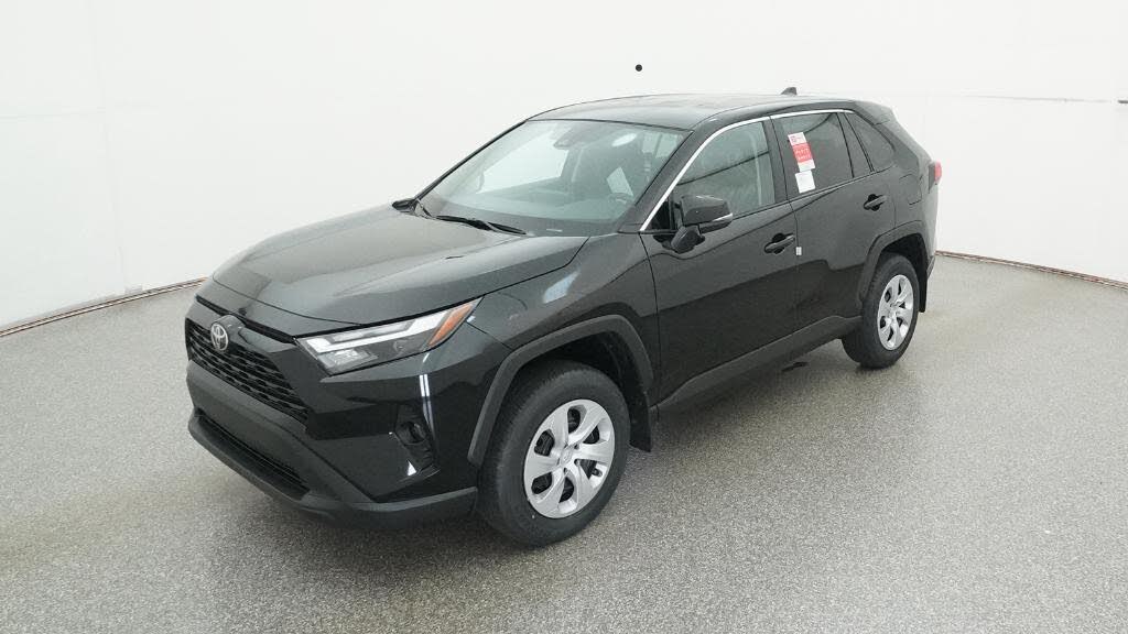 2025 Toyota RAV4 LE FWD
