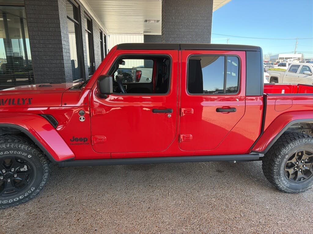 2022 Jeep Gladiator Willys Crew Cab 4WD