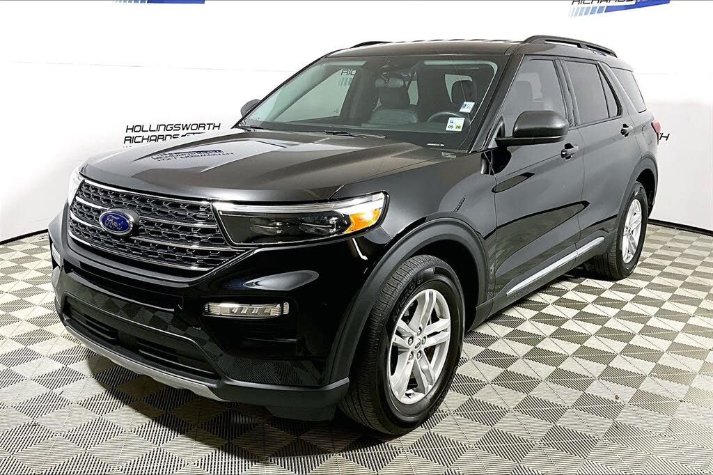 2024 Ford Explorer XLT RWD