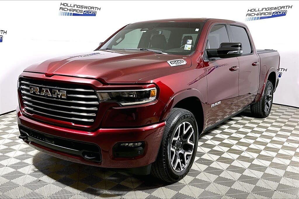 2025 RAM 1500 Laramie Crew Cab 4WD